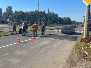 Восемь «лежачих полицейских» появятся на аварийно-опасной дороге в Мариуполе