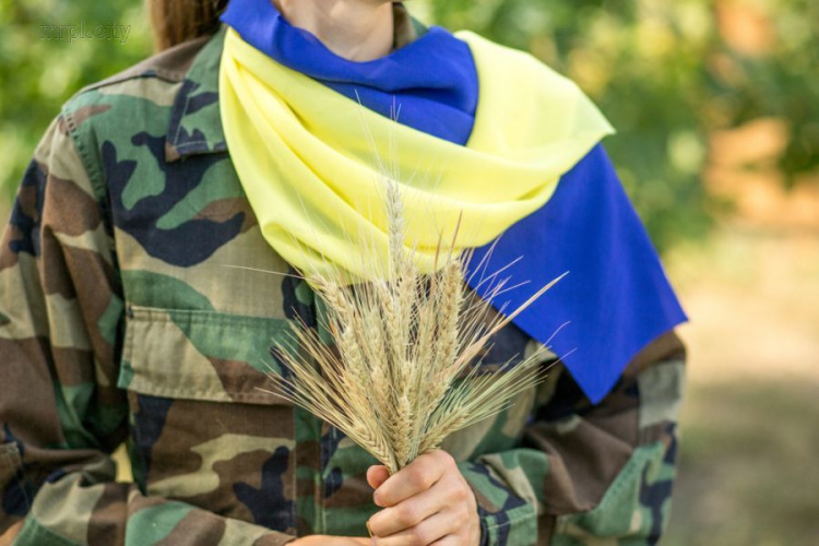 Военная техника, историческая реконструкция и концерт: мариупольцам рассказали, как пройдет День защитника Украины
