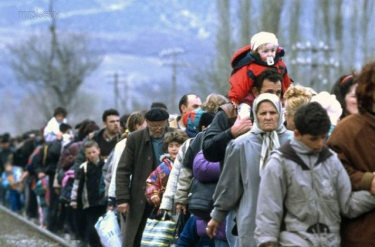 Число беженцев из Донбасса и Крыма растет