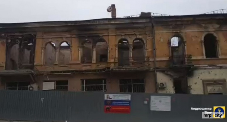 Майже кожна будівля зруйнована: у мережі показали історичний центр окупованого Маріуполя