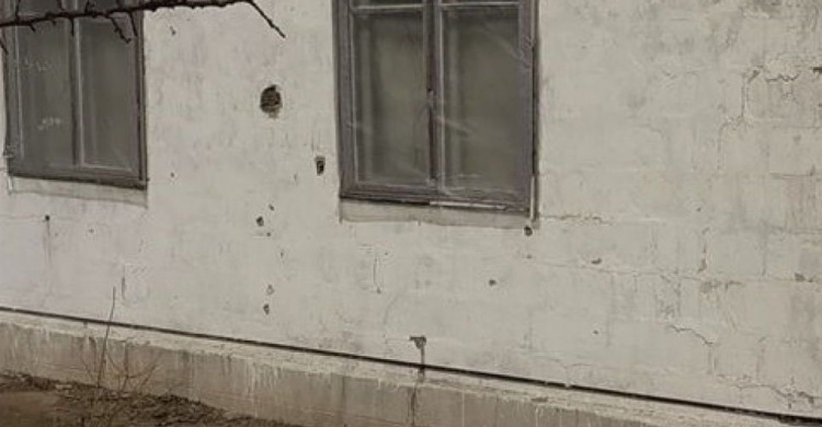 Жилой дом у Мариуполя обстреляли из крупнокалиберного пулемета (ФОТО)