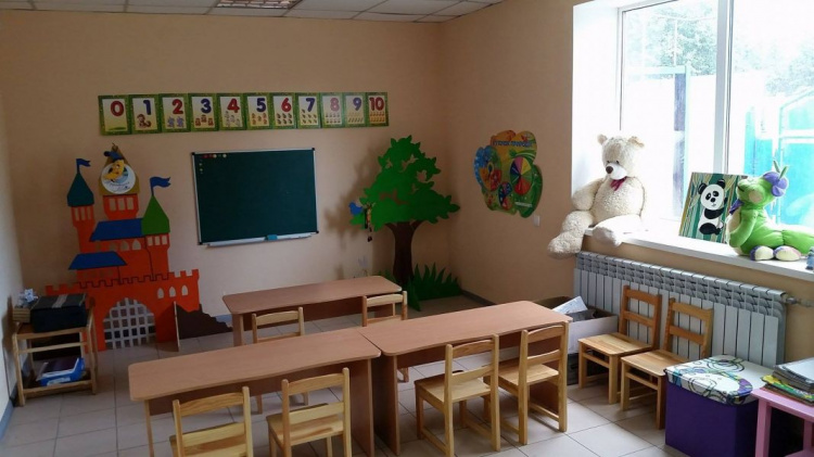 Альтернатива детсаду: в Мариуполе открыли детскую комнату (ФОТО)