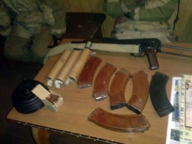 Хвостатые «копы» находят в Донбассе взрывчатку, наркотики и дерзких грабителей