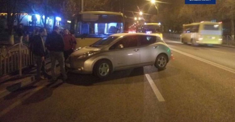 В мариупольском автобусе травмировалась пассажирка (ФОТО)