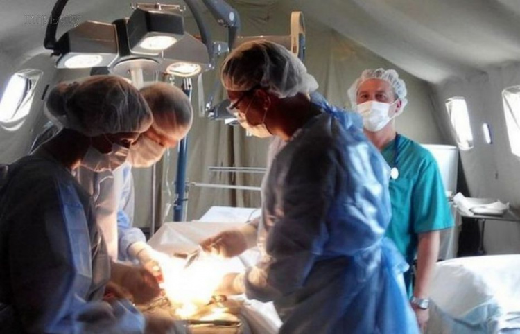 Мариупольцы могут бесплатно получить медицинскую помощь в военном госпитале