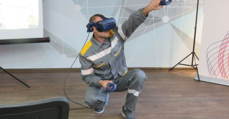 Осторожно, под напряжением: мариупольские студенты-энергетики смогут тренироваться в VR-очках (ФОТО+ВИДЕО)