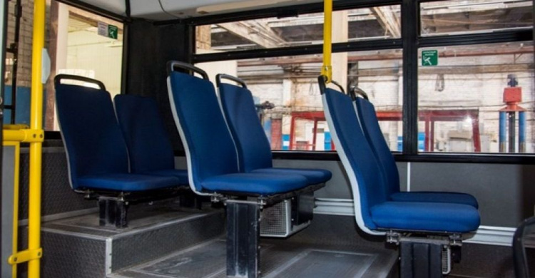 В мариупольском транспорте заменяют потрепанные сидения и «якорят» красные автобусы (ФОТО «ДО и ПОСЛЕ»)