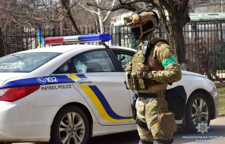 Неизвестные напали на инкассаторов: как в Мариуполе прошли внезапные учения полиции (ФОТО)
