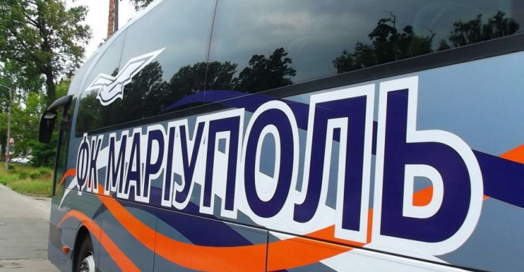Мариупольские футболисты отправились в Запорожье