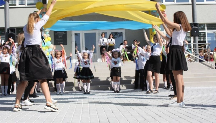 После капитального ремонта в Мариуполе открыли школу № 47 (ФОТО)