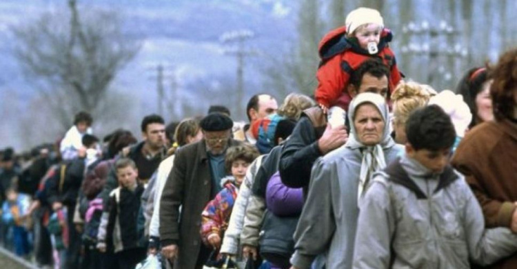 Число беженцев из Донбасса и Крыма растет