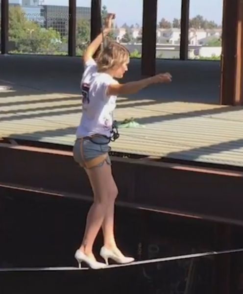 Американка выполняет на канате невероятные прыжки и трюки на каблуках (ФОТО+ВИДЕО)