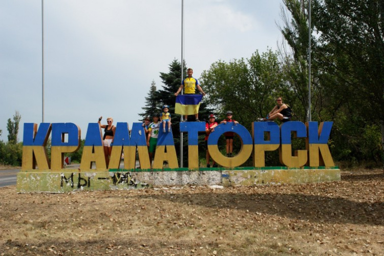 В четырех городах Донбасса появились таблички с именем украинского диссидента