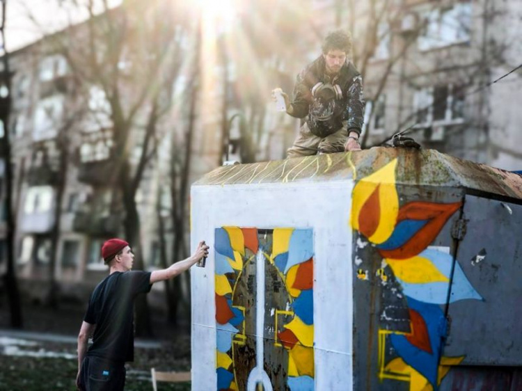 В городах Донетчины появляется немецко-украинское граффити (ФОТО+ВИДЕО)