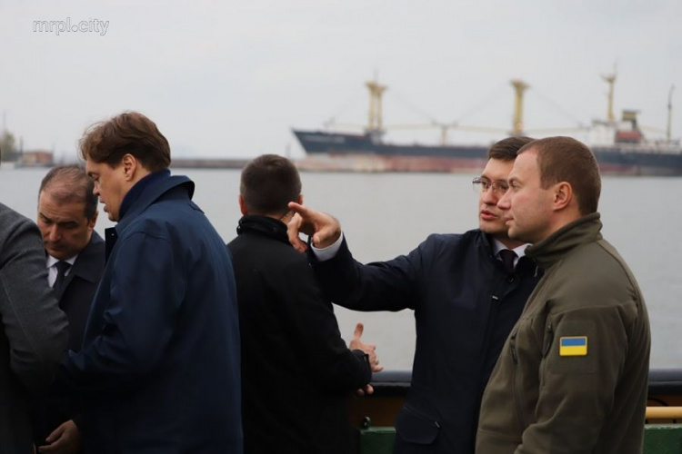 В Мариуполь приехал премьер-министр Украины: что посетил глава Кабмина? (ФОТО)
