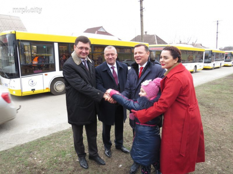 Бойченко: На маршруте «Курчатова - АС-2» в Мариуполе автобусы пойдут с интервалом до 6 минут (ФОТО+ВИДЕО)