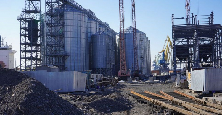Мариупольский морской торговый порт завершает строительство зернового терминала