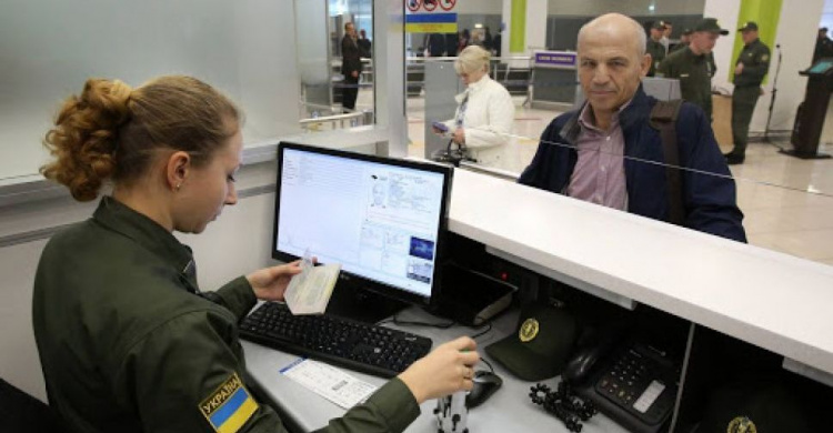 Украина может запретить въезд для иностранцев из стран «красной зоны»