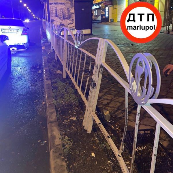 В Мариуполе на «зебре» автомобиль насмерть сбил женщину-пешехода