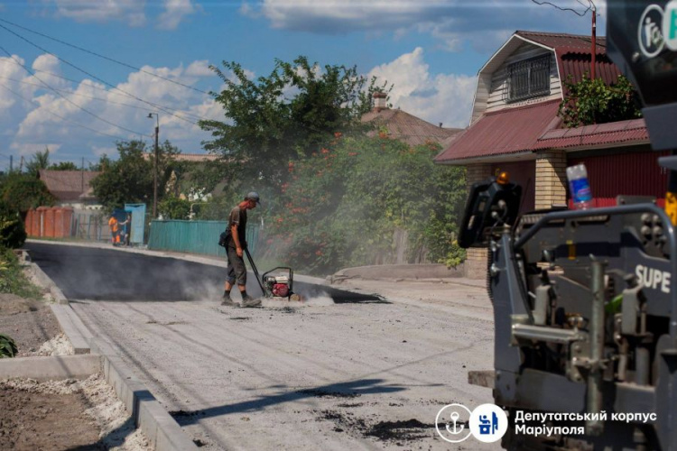 В частном секторе Мариуполя прочистят ливневки и уложат асфальт (ФОТО)