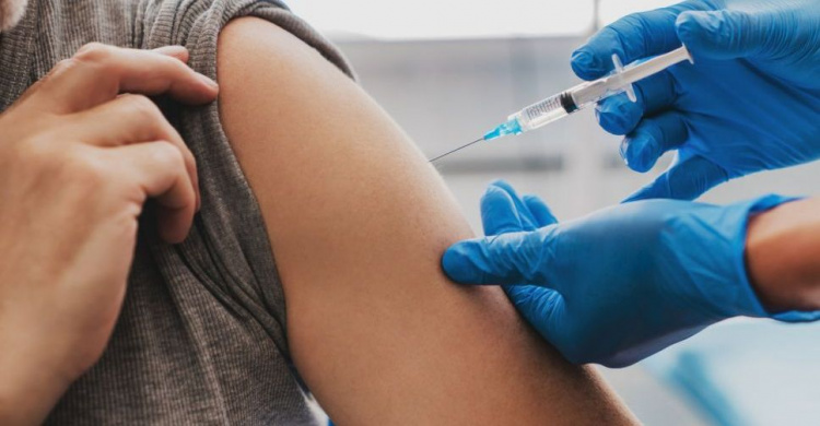 В Украине введут обязательную вакцинацию. За подделку ковид-сертификатов предлагают сажать в тюрьму