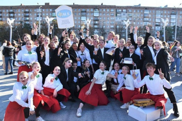 Мариупольские студенты организовали танцевальное путешествие по миру