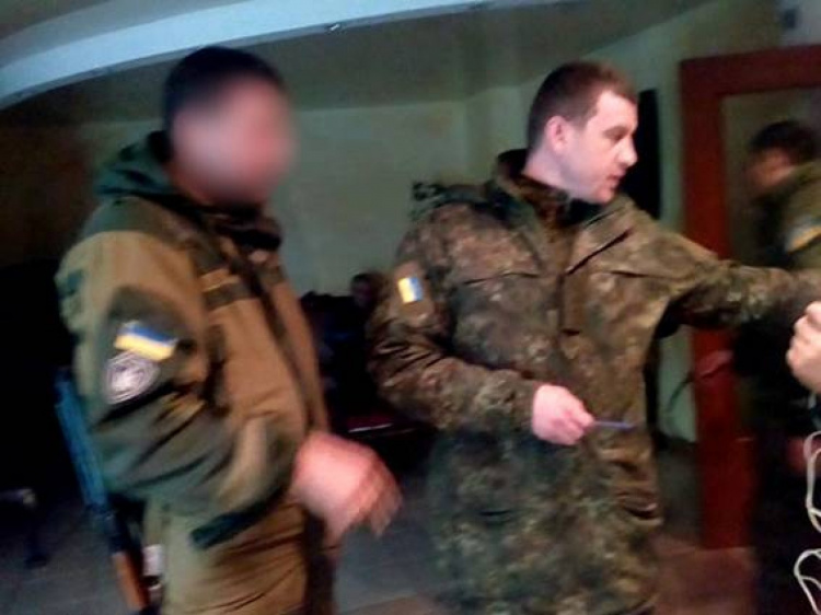 Полиция Донетчины проверяет, почему Парасюк разгуливал с оружием