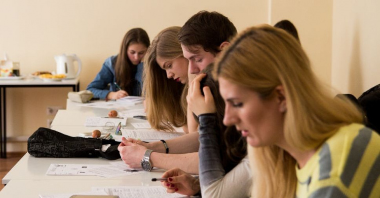 Жители Донецкой области могут бесплатно учиться украинскому языку