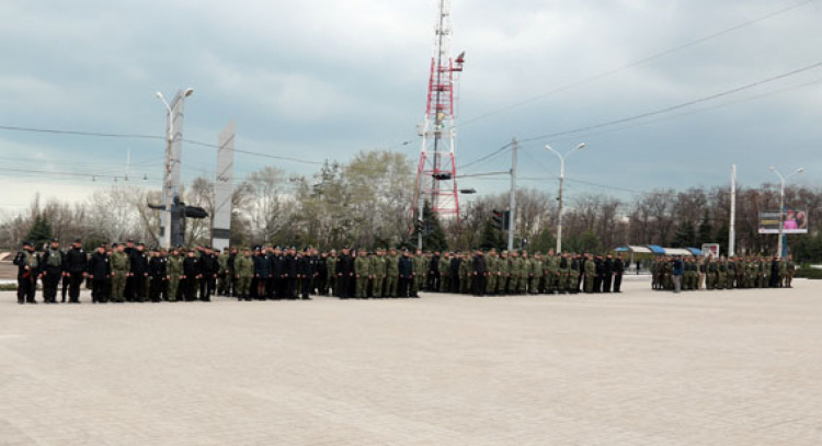Мариупольские полицейские усиленно будут контролировать правопорядок на Пасху (ФОТО)