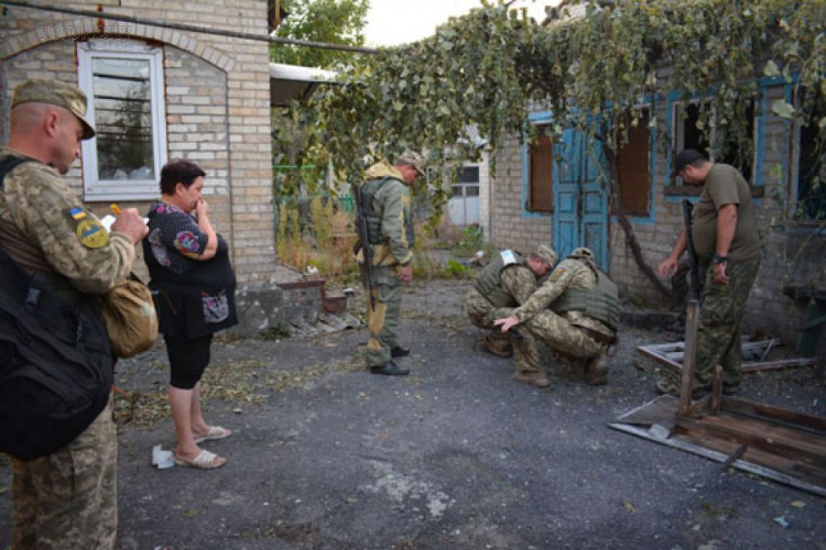 Полиция опубликовала фото последствий обстрела жилых домов на Приморском направлении (ФОТО)