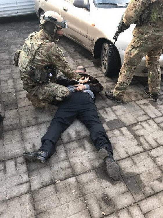 СБУ обезвредила в Донецкой области вооруженных рэкетиров (ФОТО)