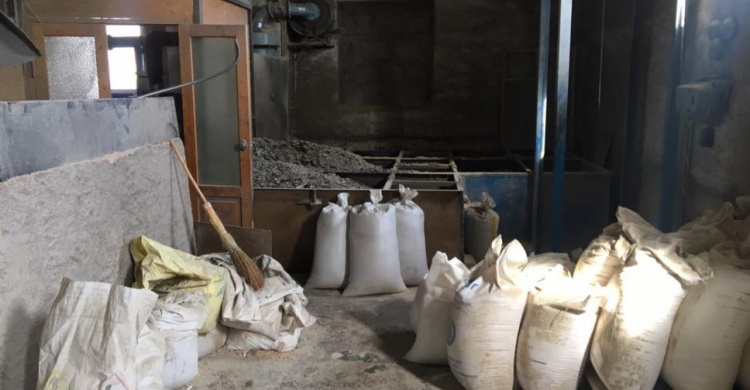 В Донецкой области в антисанитарии производили масло и крупу (ФОТО)