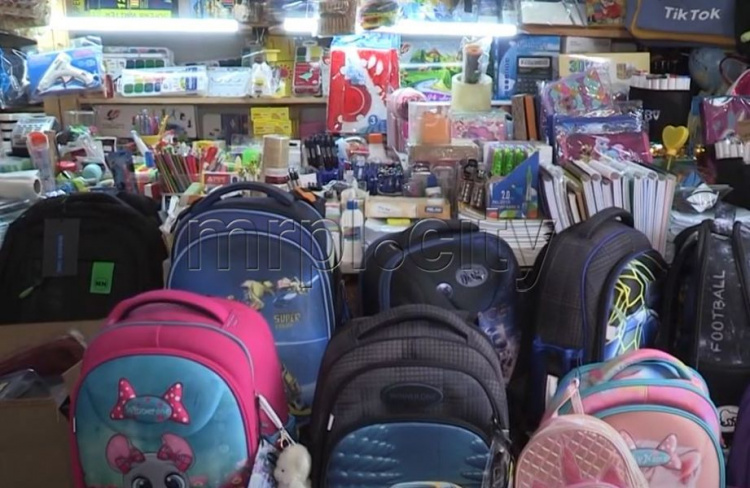 Сколько стоит собрать ребенка в школу в Мариуполе?