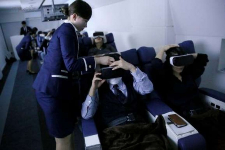 В Японии открыли виртуальный ресторан-самолет для тех, кто боится летать (ФОТО+ВИДЕО)