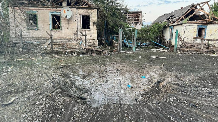 Люди загинули на лавочці під будинком: відомі наслідки обстрілу Лиманської громади