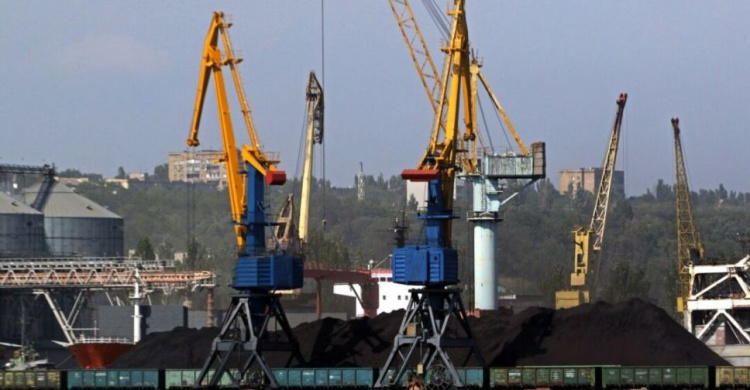 Мариупольский порт бесплатно раздает имущество: в чем причина?