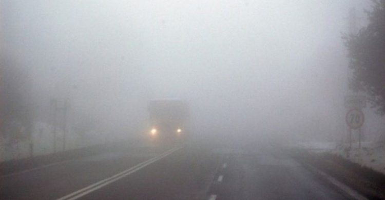 Мариуполь накрыл густой туман: водителей предупреждают об опасности