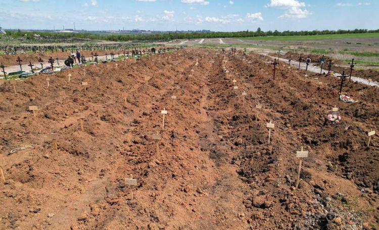 Росіяни перетворили Маріуполь в місто безіменних могил