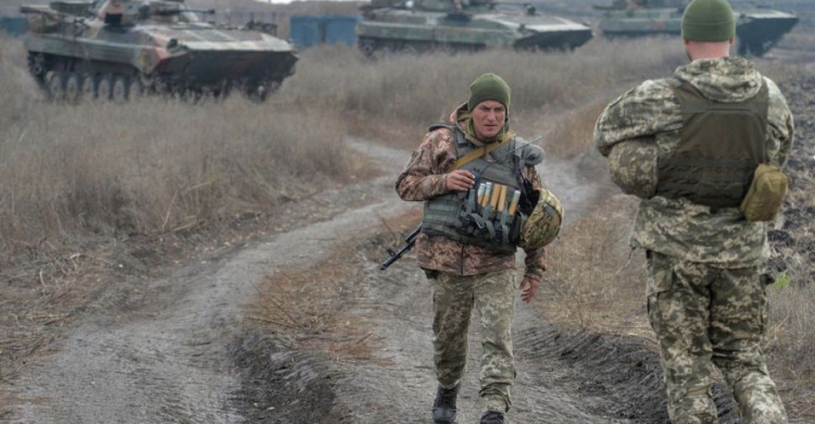 Боевики открыли огонь вблизи Мариуполя. Ранен украинский воин