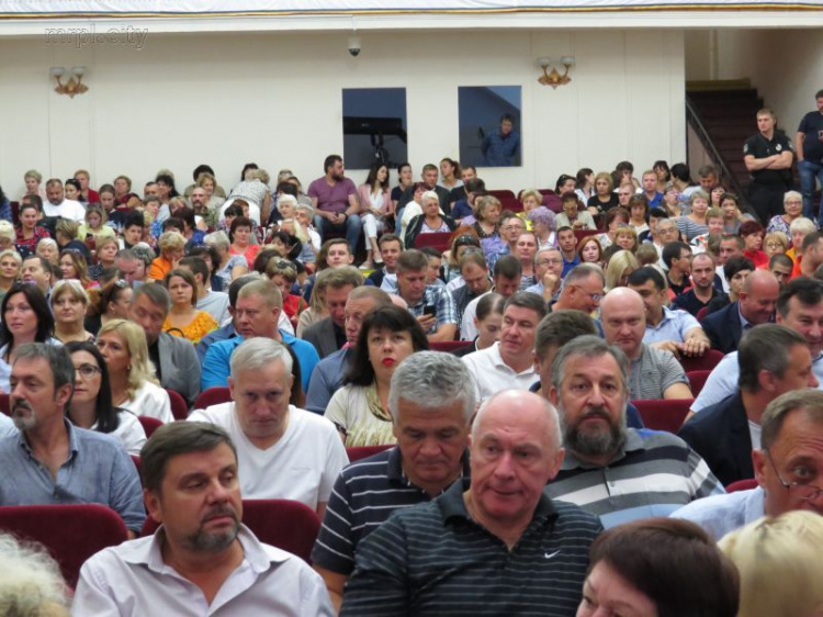 В Мариуполе громко и многолюдно прошло экологическое заседание исполкома (ФОТО)