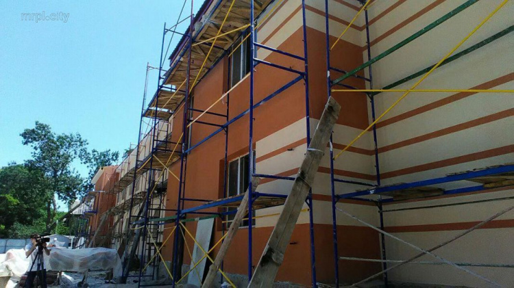 В Мариуполе для маломобильных граждан оборудуют жилье (ФОТО)