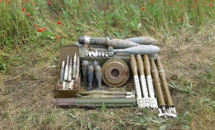 На Донецкой железной дороге разминировали около 4 тыс. боеприпасов (ФОТО)