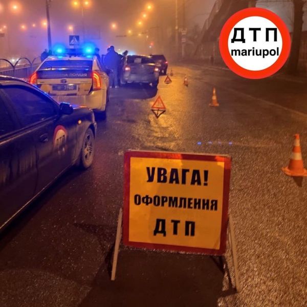 В Мариуполе автомобили «ВАЗ» и «Skoda» попали в аварию