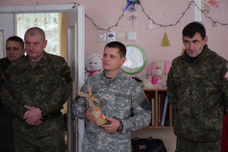 Отряд полиции особого назначения «Львов» нагрянул с сюрпризом в «Центр опеки» Мариуполя (ФОТО)