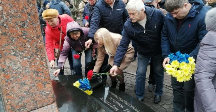 Чернобыльская авария: в Мариуполе почтили память ликвидаторов (ФОТО)