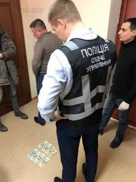 Бывший сотрудник Азовэкоинспекции из Мариуполя погорел на взятке в Запорожье (ФОТО)