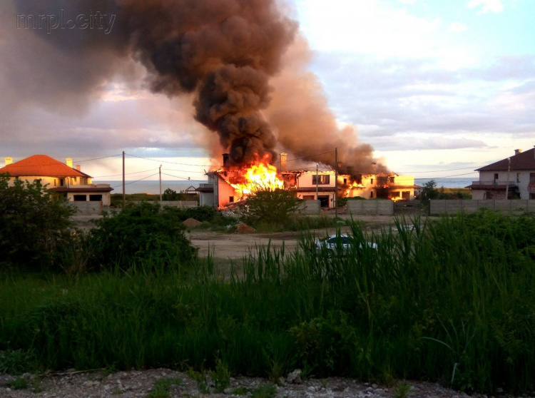 Из-за обстрелов на Мариупольском направлении горели окраины поселков Бердянское и Широкино (ФОТОФАКТ)