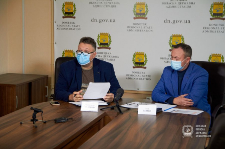 В Донецкую область везут кислородные концентраторы из Китая