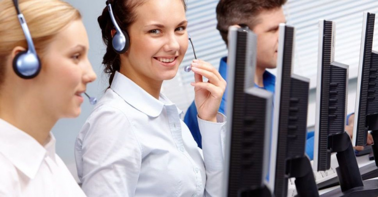 Мариупольцам помогают в трудоустройстве по телефону и онлайн (КОНТАКТЫ)