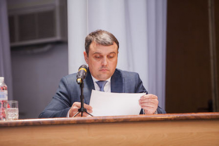 Депутаты Мариуполя изучают правила заполнения электронных деклараций